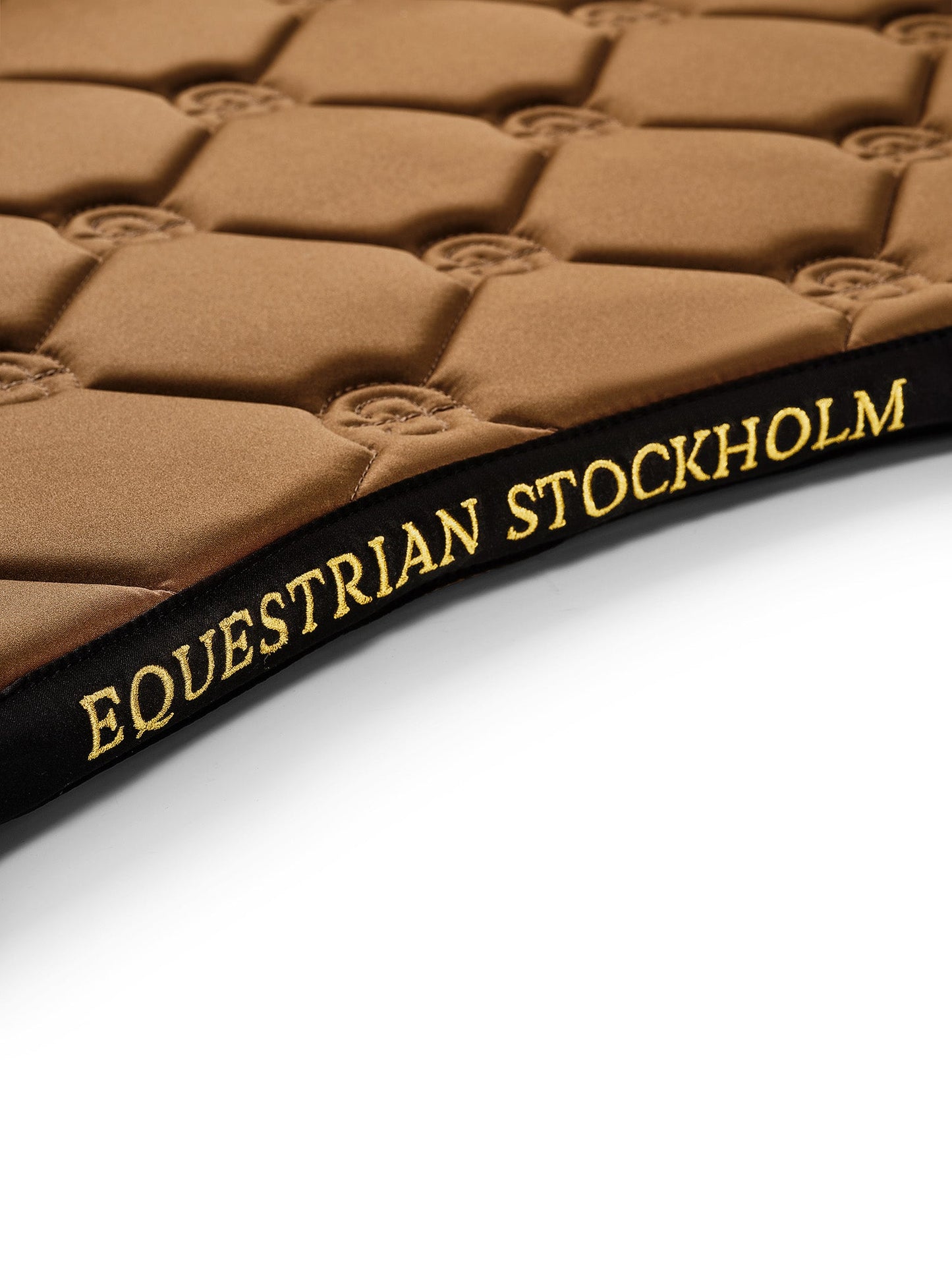 Luxury Golden Brass Jumping Saddle Pad: Breathable, Dirt-Repellent, Elegant Equestrian Gear