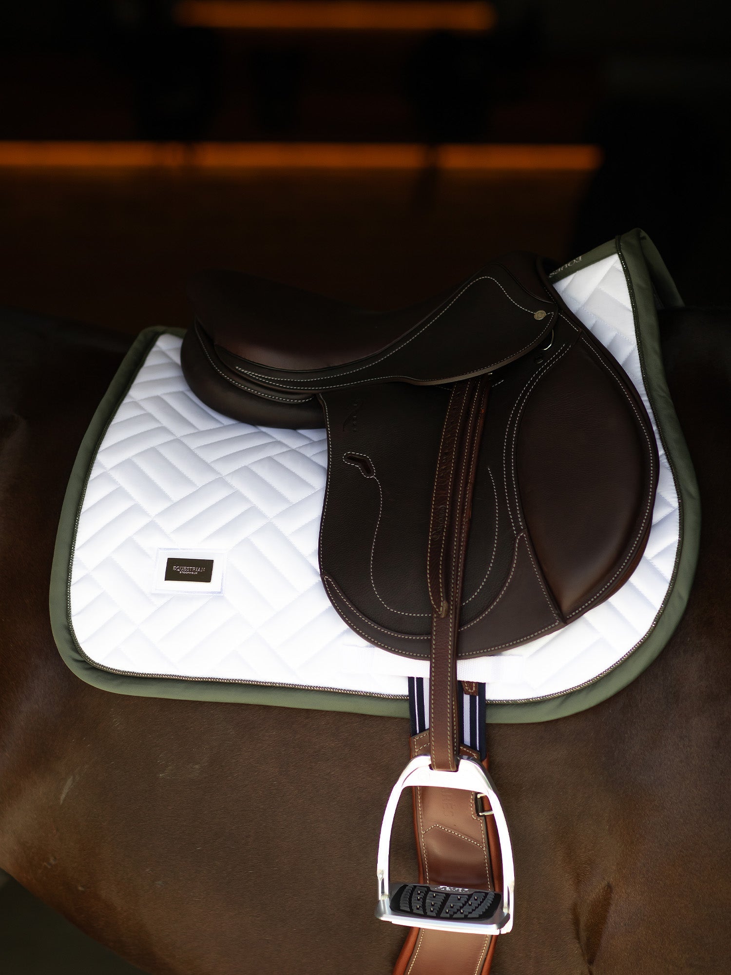 Modern White Jump Saddle Pad: Elegant Quilted, Bamboo Lined, Moisture-Wicking, Anti-Bacterial