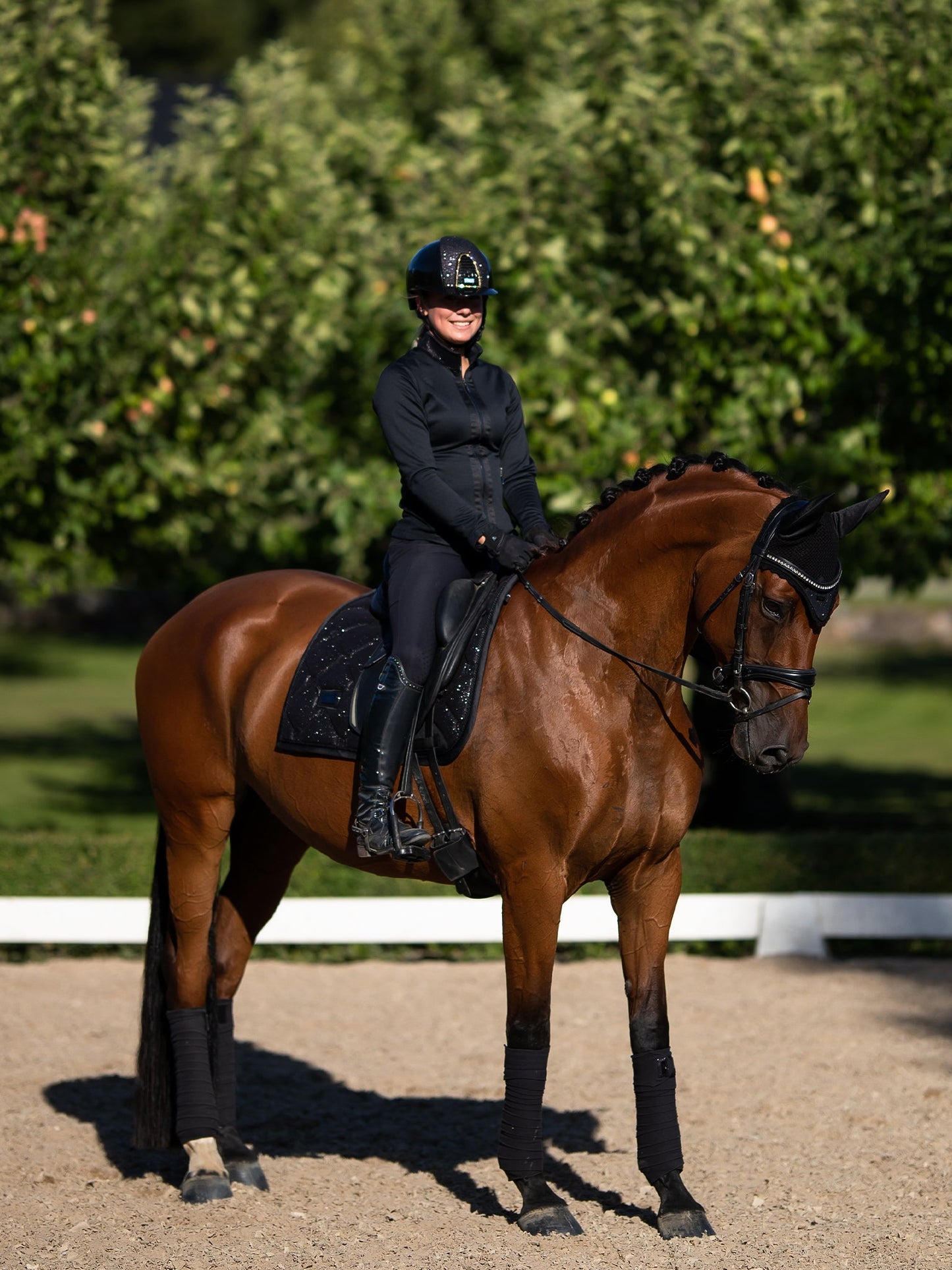 Elegant All Black Glimmer Dressage Saddle Pad - Quick-Dry, Moisture-Wicking Comfort