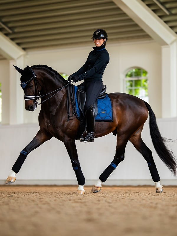 Elegant Polar Night Glimmer Dressage Saddle Pad: Quick Dry, Moisture-Wicking Comfort