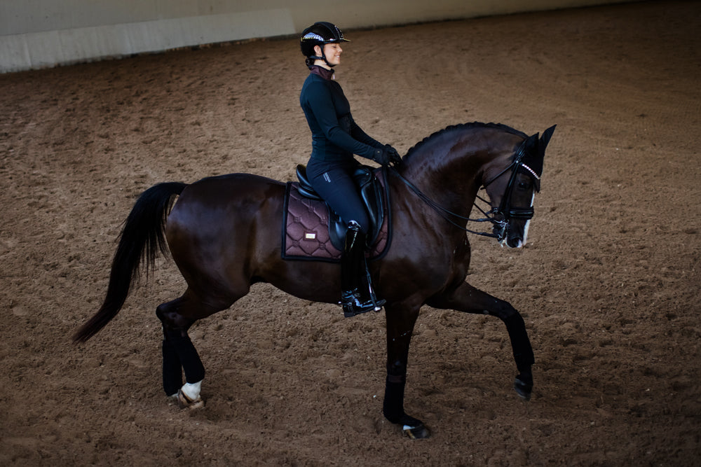 Elegant Mahogany Glimmer Dressage Saddle Pad: Quick-Dry, Moisture-Wicking, Chrome Accents