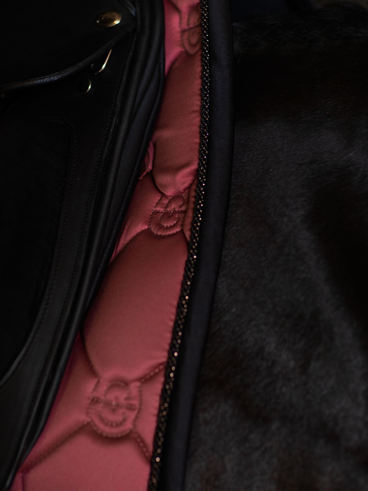Soft Rouge Dressage Saddle Pad with Quick-Dry Comfort and Rose Gold Accents