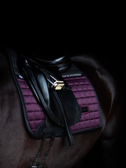 Elegant Black Raven Performance Dressage Saddle Pad with Anti-Slip Grip Mesh