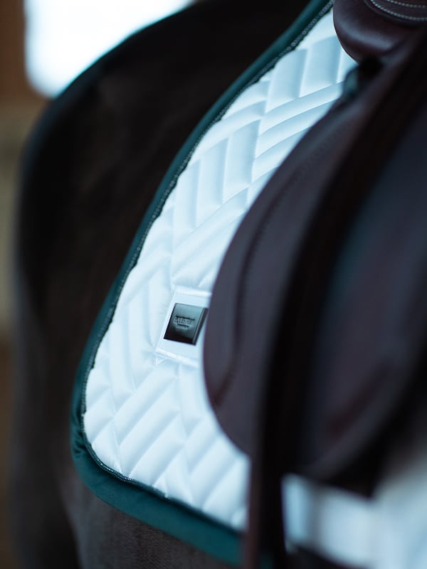 Dramatic Monday White Jump Saddle Pad: Modern, Bamboo-Lined, Quick-Dry, Stylish Equestrian